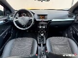 Opel Astra GTC 1.8 140 KM Panorama PDC Klimatronic Tempomat